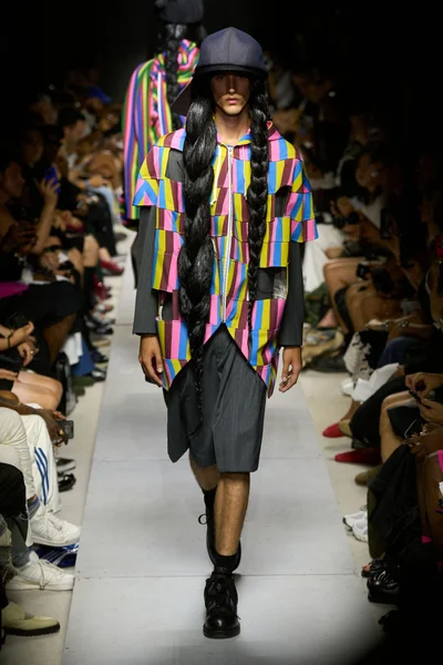 Look 28